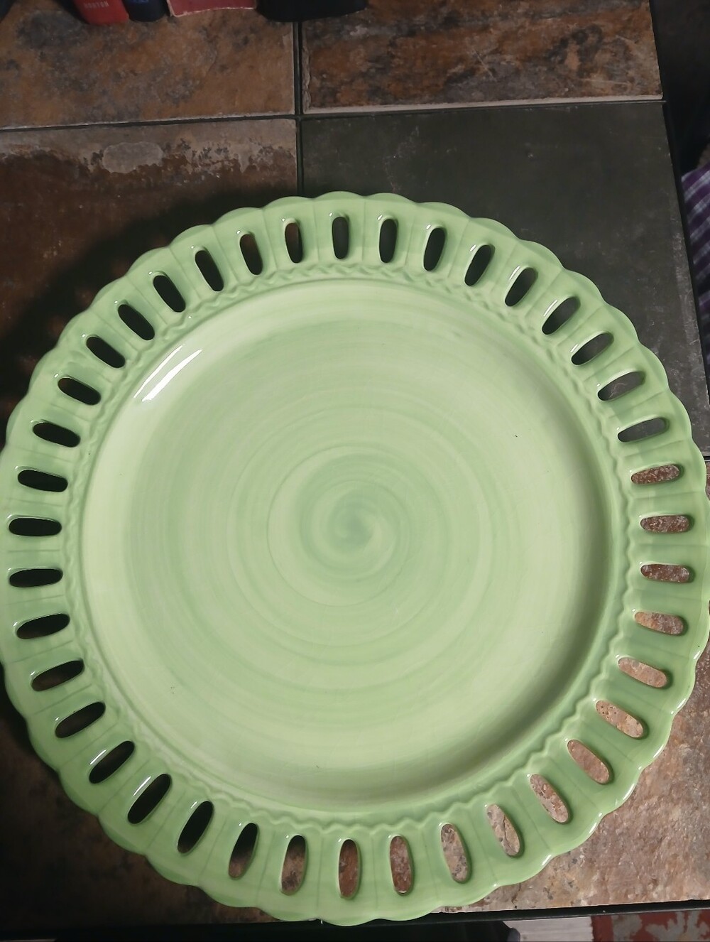 Tassie's Green Ribbon Ceramic Decorative Plate